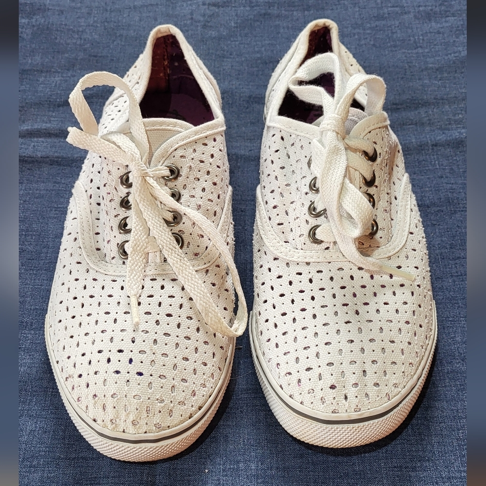 Austin white textile upper tennis shoe size 9.5 from Academy